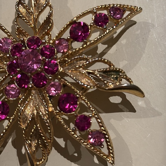 Vintage Lisner Gold Filigree Two-Tone Pink Rhinestone Flower Brooch Signed - Picture 6 of 10